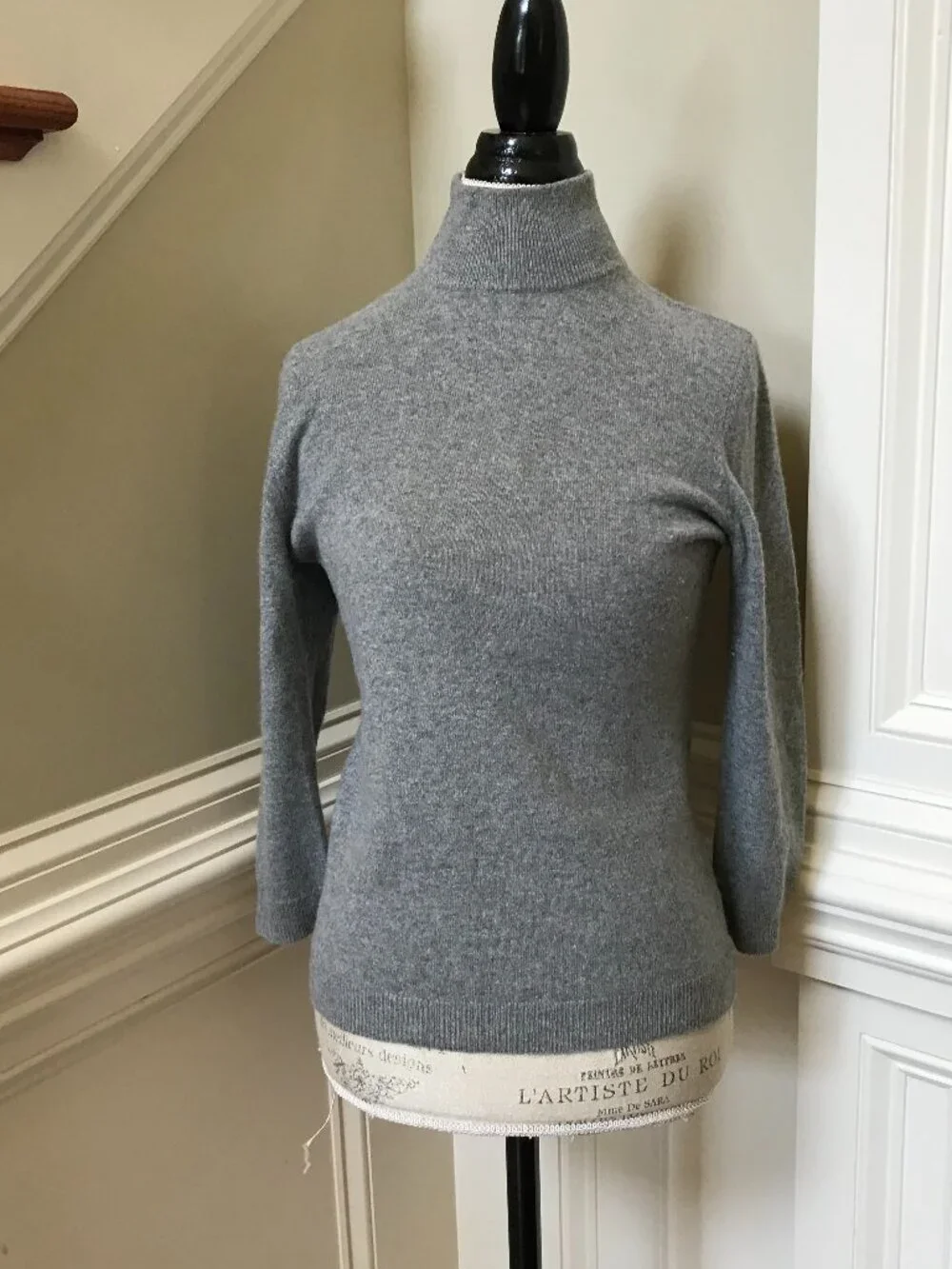 Tory Burch Cashmere Sweater Womens Medium Gray Mock Neck 3/4 Sleeve Rear Zipper